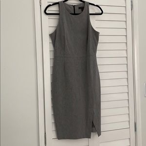 BANANA REPUBLIC GREY DRESS IN SIZE 6